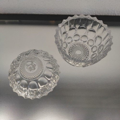 Glass fondantière with embossed design new