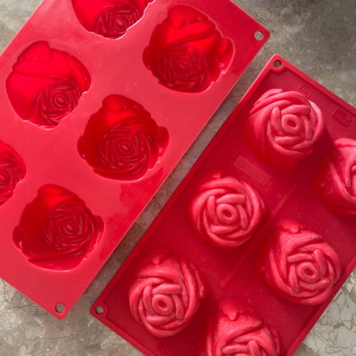 Silicone molds with rose design like new, set of 2