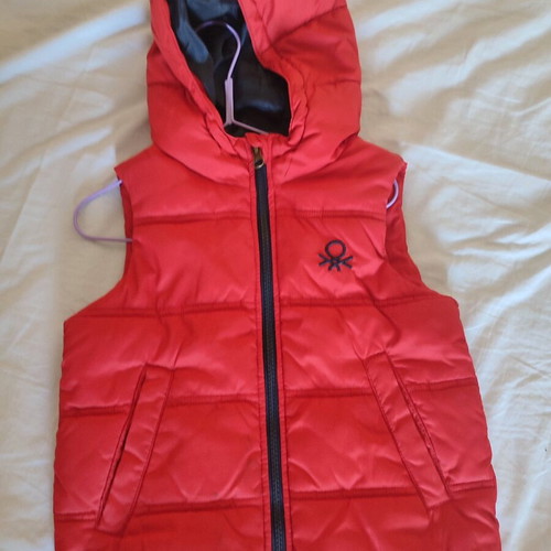Benetton kids red sleeveless vest used for 2-3 years