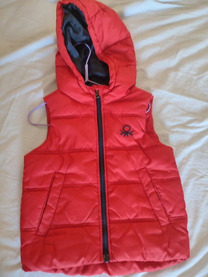 Benetton kids red sleeveless vest used for 2-3 years