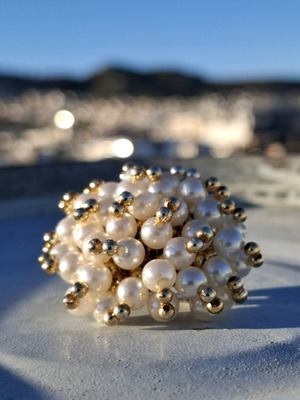 Vintage style pin like new with beads