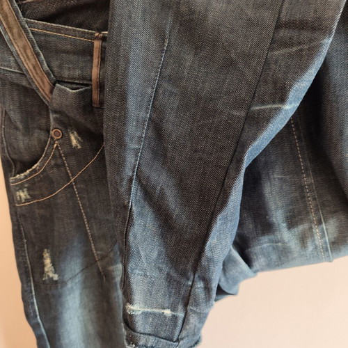 Attrattivo dark blue jeans XL, new with decorative seams