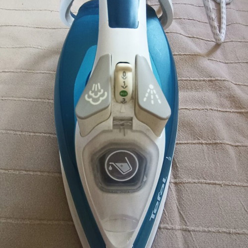 Tefal Ultragliss 4780 steam iron with defect, used