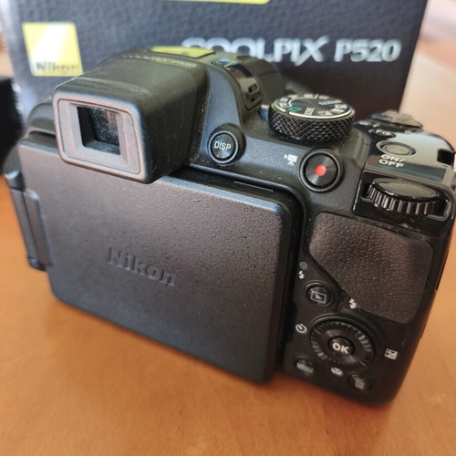 Nikon Coolpix P520 camera