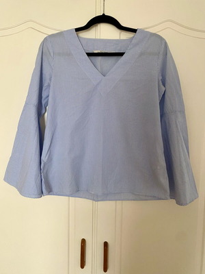 Zara striped bell sleeve cotton blouse size XS like new