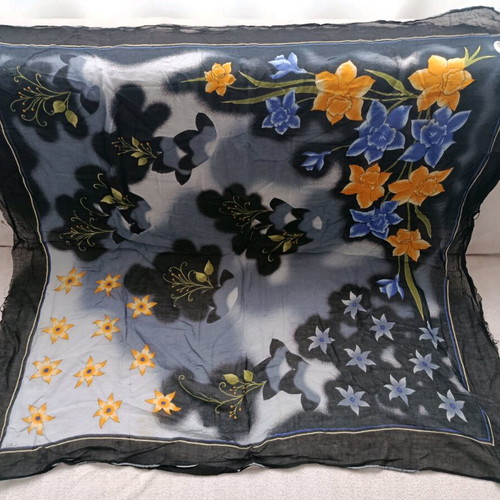 Headscarf used, size 88/85 cm