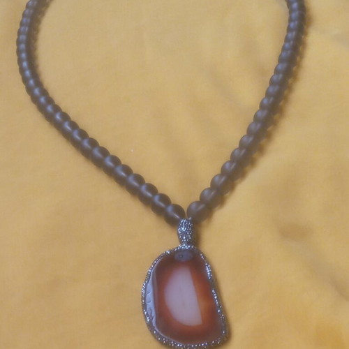 Vintage carnelian agate necklace with pendant and frosted beads