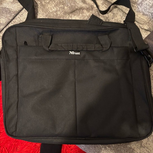 Trust TR-25245 laptop bag 16" like new, black