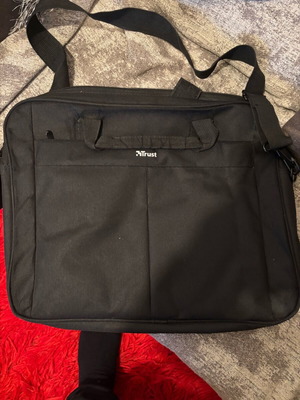 Trust TR-25245 laptop bag 16" like new, black