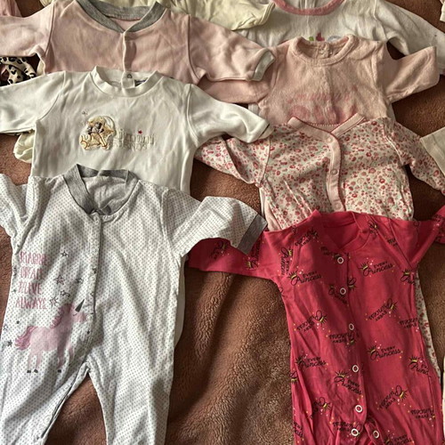 Baby girl clothes like new, pack of 125 pieces (0-9 months)