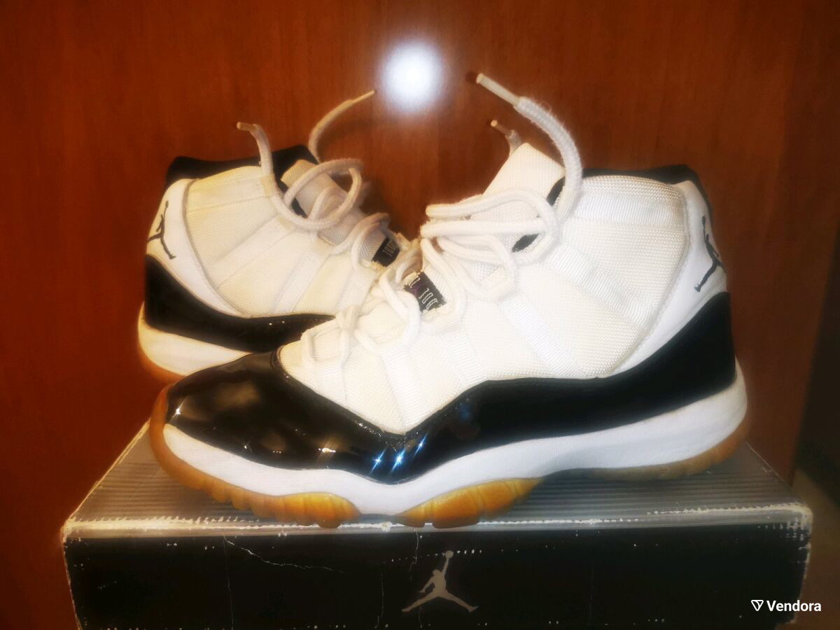 Air Jordan 11 Retro Concord 2000 used,… - € 250,00 - Vendora.cy