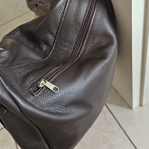 Leather shoulder bag like new, brown