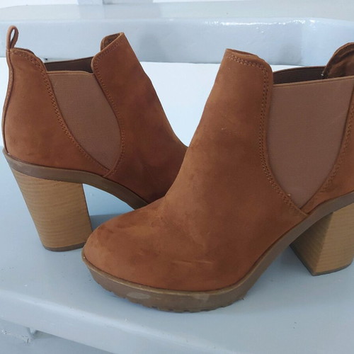 Bershka brown boots used, size 37, with candle stain