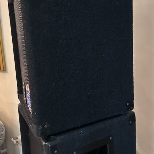 Yamaha professional speakers with stands like new, set of two