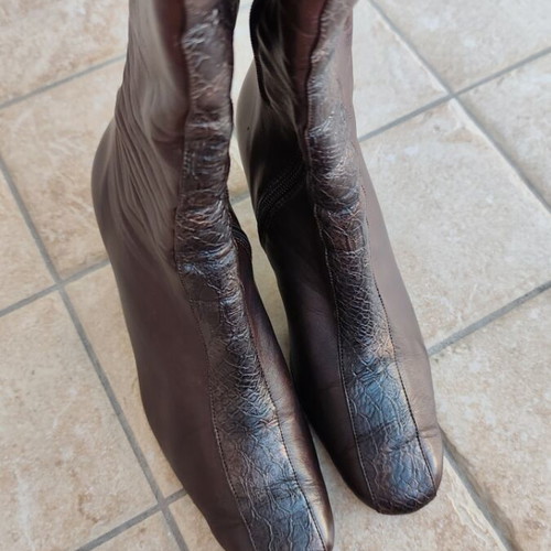 Leather knee-high boots used, brown, size 39, embossed detail