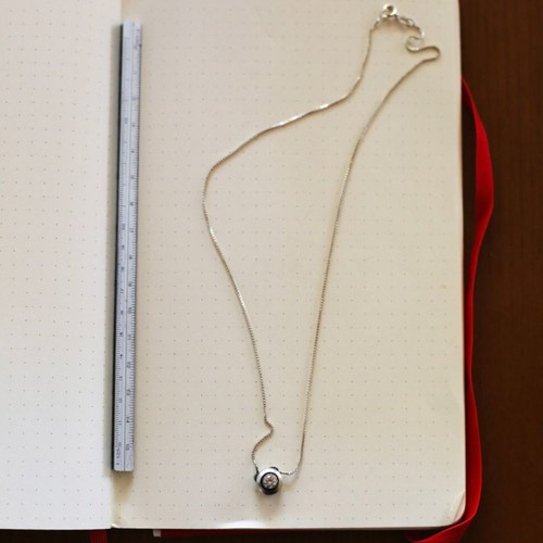 Necklace with diamond used