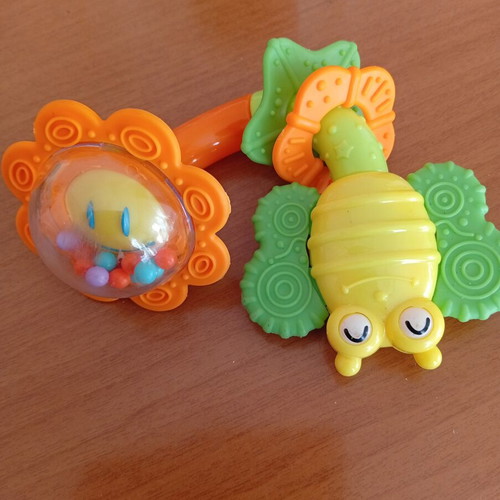 Rotating Rattle like new with sound and transparent base