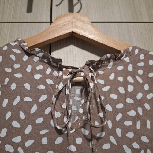 Beige polka dot shirt with neck tie new, size S/M