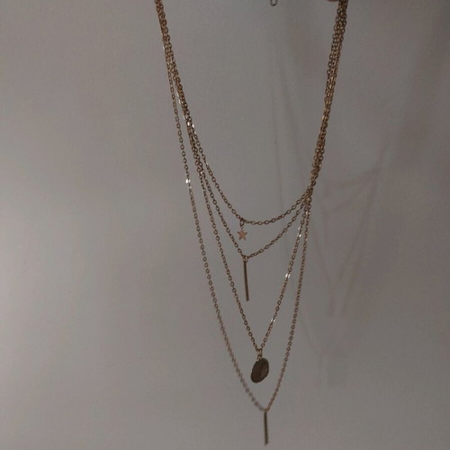 Set of 3 necklaces like new, mixed styles