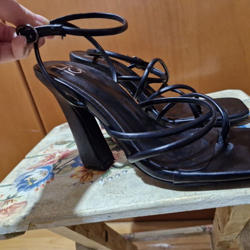 Luigi black high-heeled sandals size 36 like new, 10 cm heel