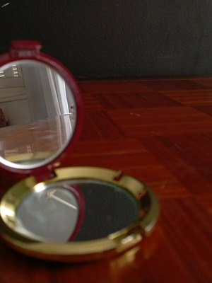 Vintage καθρεφτάκι σε άριστη κατάσταση