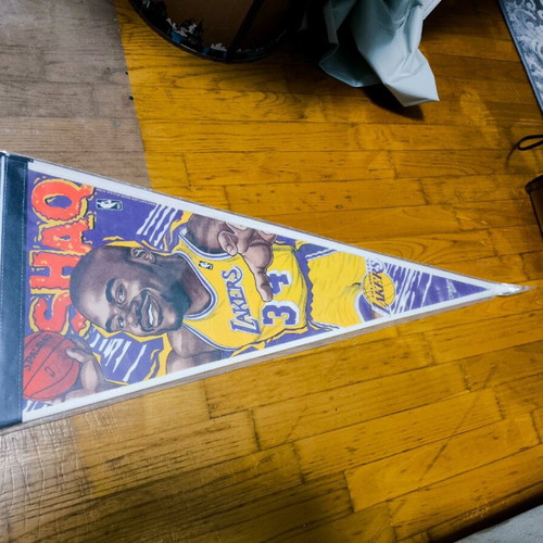 Los Angeles Lakers NBA pennant XXL Shaq like new