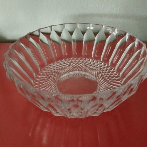 Crystal salad bowl like new, diamond cut, 21 cm diameter