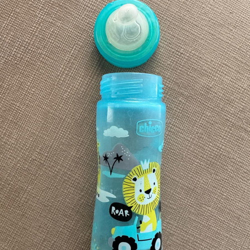 Baby bottles like new condition, set of 2