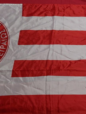 Olympiacos vintage flag signed by Luciano new, authentic