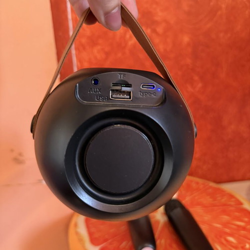 Wireless Karaoke Speaker με 2 ασύρματα μικρόφωνα και RGB φωτισμό σαν καινούργιο