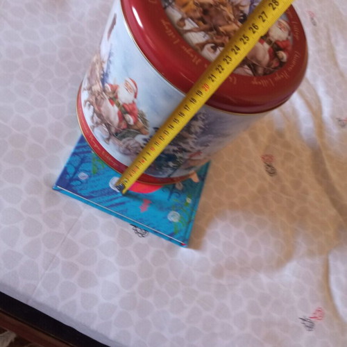 Tin box like new decorated for biscuits