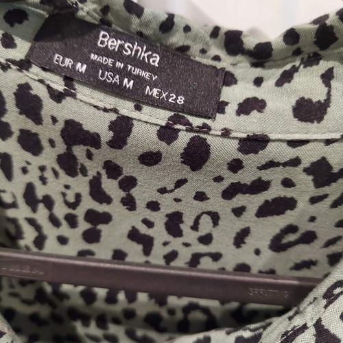 Bershka women's shirt like new, black and green, size M
