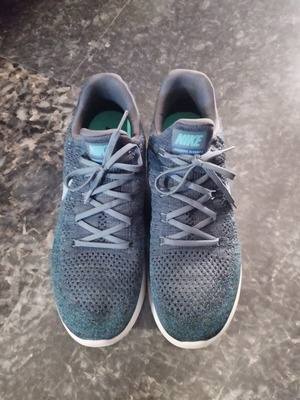 Nike Lunar Epic Low Flyknit 2 like new, size 46, ocean fog blue fox