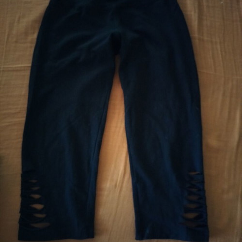 Leggings used, three-quarter length with side slits