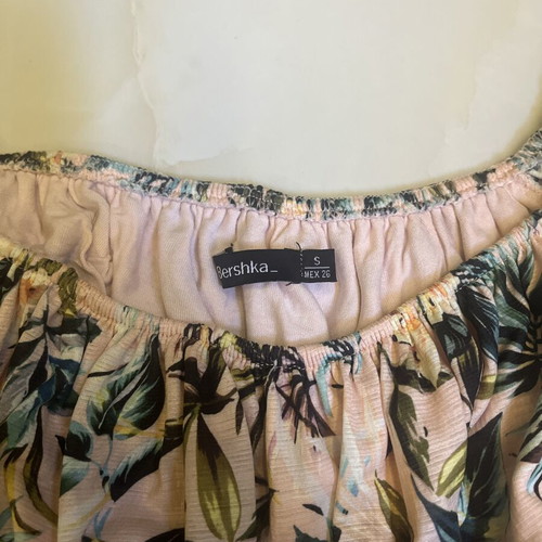 Bershka tropical floral print top, like new, size S
