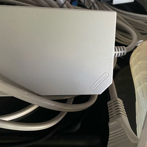 Nintendo Wii κονσόλα σαν καινούργιο με αξεσουάρ και 2 παιχνίδια Just Dance