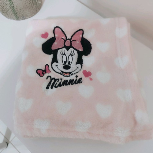 Baby blanket like new, very soft