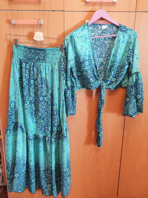 Zara colorful silk skirt and versatile top set