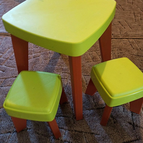 Plastic table set with 2 stools like new, green for toddlers
