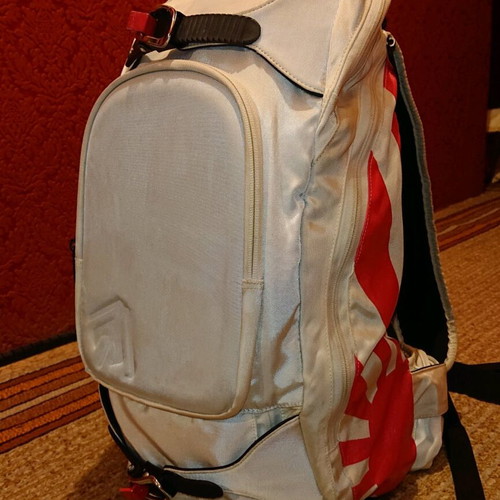 Backpack like new with snowboard carrying option