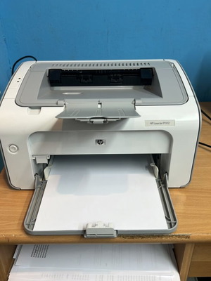 HP LaserJet P1102 εκτυπωτής σαν καινούργιο με γεμάτο toner