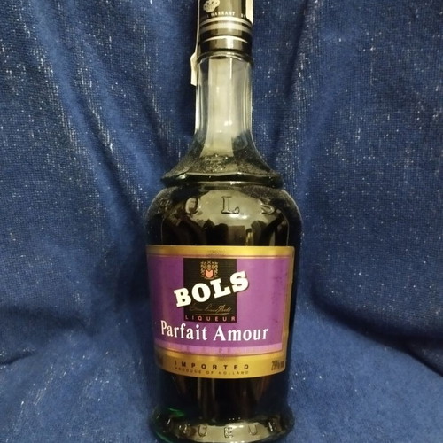 Bols Parfait Amour liqueur new