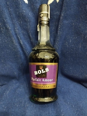 Bols Parfait Amour liqueur new