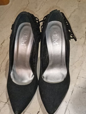 C.M suede evening pumps like new with tassels and 11 cm heel
