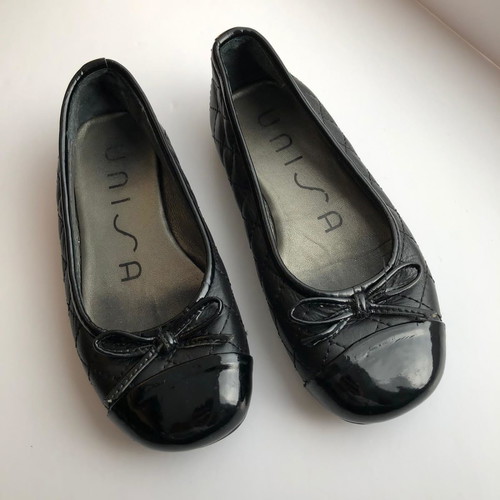 Unisa black patent leather girls' pumps used, size 29