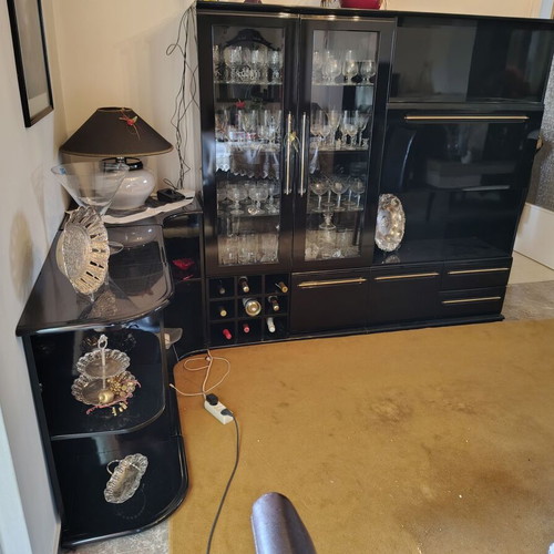 Black lacquer unit used, detachable