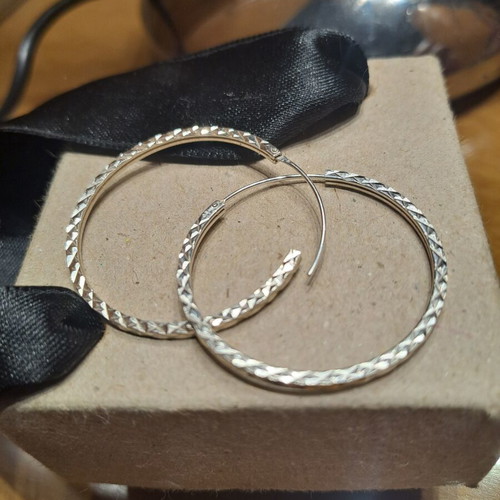 Silver hoop earrings like new, 3.5cm diameter