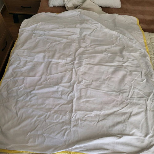 Children's quilt like new, thin