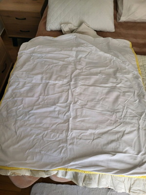 Children's quilt like new, thin