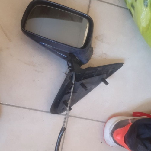 Pair of manual car side mirrors with cables for spare parts